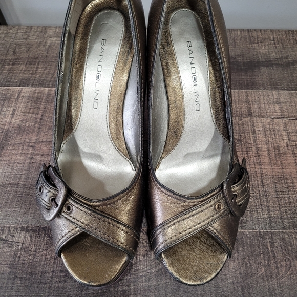 Bandolino Platform Sandals - Picture 3 of 6